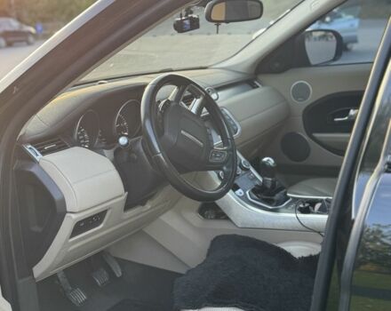 Чорний Ленд Ровер Евок, об'ємом двигуна 2.2 л та пробігом 2 тис. км за 18300 $, фото 4 на Automoto.ua