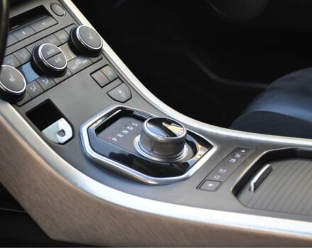 Серый Ленд Ровер Эвок, объемом двигателя 2 л и пробегом 250 тыс. км за 15500 $, фото 6 на Automoto.ua