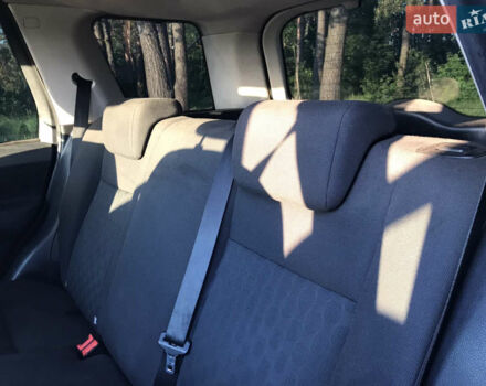 Білий Ленд Ровер Freelander, об'ємом двигуна 2.2 л та пробігом 172 тис. км за 8200 $, фото 11 на Automoto.ua