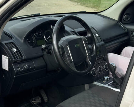 Ленд Ровер Фрилендер 2008 в Ровно на Automoto.ua Белый Ленд Ровер Фрилендер, объемом двигателя 2.2 л и пробегом 340 тыс. км за 4900 $, фото 2 на Automoto.ua