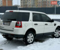 Белый Ленд Ровер Фрилендер, объемом двигателя 2.2 л и пробегом 190 тыс. км за 11500 $, фото 7 на Automoto.ua