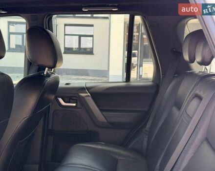 Белый Ленд Ровер Фрилендер, объемом двигателя 2.18 л и пробегом 190 тыс. км за 11300 $, фото 50 на Automoto.ua