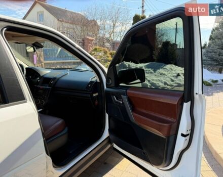 Белый Ленд Ровер Фрилендер, объемом двигателя 2.18 л и пробегом 279 тыс. км за 9699 $, фото 42 на Automoto.ua