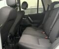 Білий Ленд Ровер Freelander, об'ємом двигуна 2.2 л та пробігом 297 тис. км за 11000 $, фото 14 на Automoto.ua