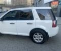 Білий Ленд Ровер Freelander, об'ємом двигуна 2.18 л та пробігом 300 тис. км за 12500 $, фото 2 на Automoto.ua