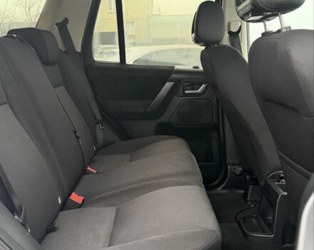 Білий Ленд Ровер Freelander, об'ємом двигуна 2.2 л та пробігом 297 тис. км за 11000 $, фото 18 на Automoto.ua