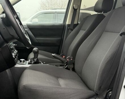 Белый Ленд Ровер Фрилендер, объемом двигателя 2.2 л и пробегом 297 тыс. км за 11000 $, фото 13 на Automoto.ua