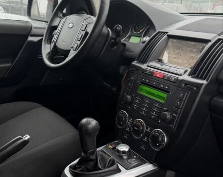 Белый Ленд Ровер Фрилендер, объемом двигателя 2.2 л и пробегом 297 тыс. км за 11000 $, фото 17 на Automoto.ua