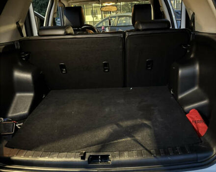 Белый Ленд Ровер Фрилендер, объемом двигателя 2.18 л и пробегом 198 тыс. км за 12600 $, фото 10 на Automoto.ua