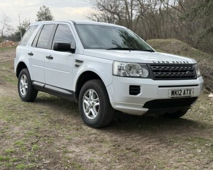 Белый Ленд Ровер Фрилендер, объемом двигателя 2.2 л и пробегом 225 тыс. км за 5000 $, фото 2 на Automoto.ua