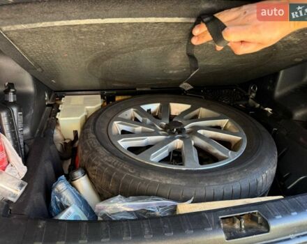 Білий Ленд Ровер Freelander, об'ємом двигуна 2.18 л та пробігом 180 тис. км за 13700 $, фото 13 на Automoto.ua