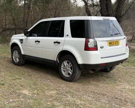 Белый Ленд Ровер Фрилендер, объемом двигателя 2.2 л и пробегом 225 тыс. км за 5000 $, фото 6 на Automoto.ua