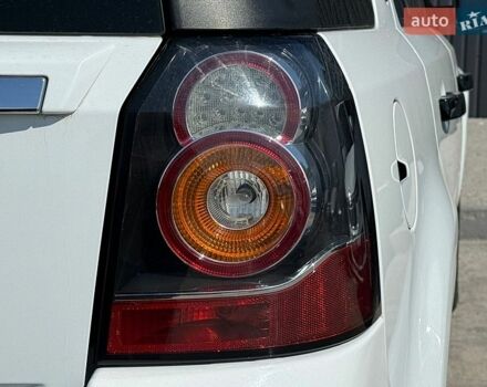 Білий Ленд Ровер Freelander, об'ємом двигуна 2.18 л та пробігом 211 тис. км за 12500 $, фото 9 на Automoto.ua