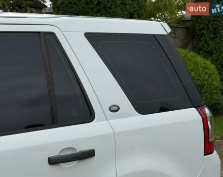 Білий Ленд Ровер Freelander, об'ємом двигуна 2.18 л та пробігом 295 тис. км за 13700 $, фото 46 на Automoto.ua