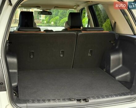 Білий Ленд Ровер Freelander, об'ємом двигуна 2.18 л та пробігом 295 тис. км за 13700 $, фото 31 на Automoto.ua