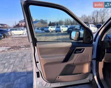 Білий Ленд Ровер Freelander, об'ємом двигуна 2.18 л та пробігом 235 тис. км за 14499 $, фото 10 на Automoto.ua