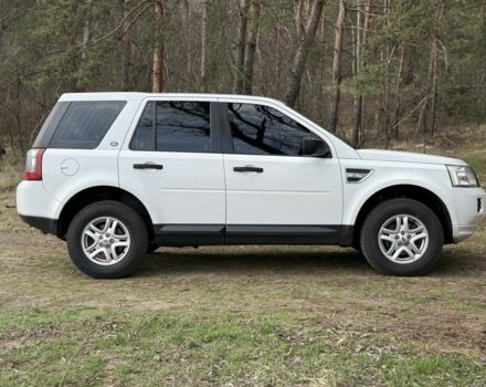 Белый Ленд Ровер Фрилендер, объемом двигателя 2.2 л и пробегом 225 тыс. км за 5000 $, фото 3 на Automoto.ua