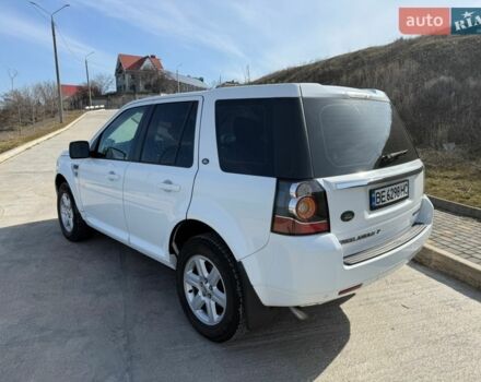 Белый Ленд Ровер Фрилендер, объемом двигателя 2.18 л и пробегом 85 тыс. км за 16500 $, фото 4 на Automoto.ua