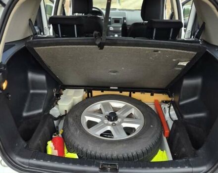 Білий Ленд Ровер Freelander, об'ємом двигуна 2.18 л та пробігом 193 тис. км за 15800 $, фото 13 на Automoto.ua