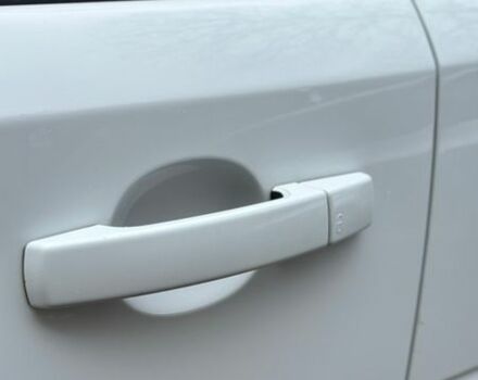 Белый Ленд Ровер Фрилендер, объемом двигателя 2.18 л и пробегом 275 тыс. км за 14200 $, фото 16 на Automoto.ua