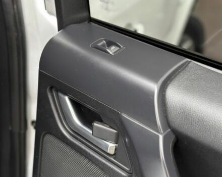 Белый Ленд Ровер Фрилендер, объемом двигателя 2.18 л и пробегом 275 тыс. км за 14200 $, фото 27 на Automoto.ua