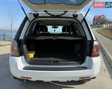 Белый Ленд Ровер Фрилендер, объемом двигателя 2.18 л и пробегом 85 тыс. км за 16500 $, фото 6 на Automoto.ua