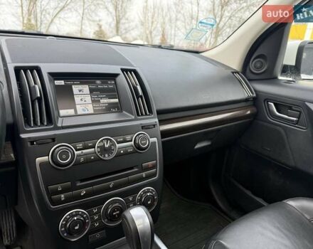 Белый Ленд Ровер Фрилендер, объемом двигателя 2 л и пробегом 212 тыс. км за 12500 $, фото 13 на Automoto.ua