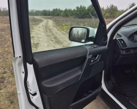 Білий Ленд Ровер Freelander, об'ємом двигуна 2.18 л та пробігом 193 тис. км за 15800 $, фото 6 на Automoto.ua
