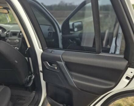 Білий Ленд Ровер Freelander, об'ємом двигуна 2.18 л та пробігом 193 тис. км за 15800 $, фото 14 на Automoto.ua