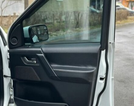 Белый Ленд Ровер Фрилендер, объемом двигателя 2.18 л и пробегом 275 тыс. км за 14200 $, фото 29 на Automoto.ua