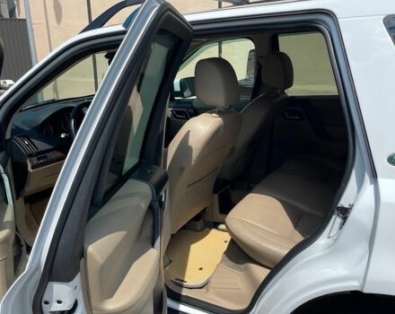 Білий Ленд Ровер Freelander, об'ємом двигуна 2.18 л та пробігом 149 тис. км за 16500 $, фото 8 на Automoto.ua