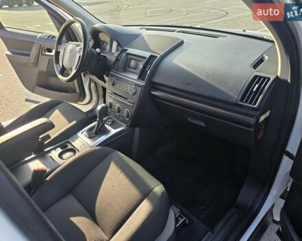 Білий Ленд Ровер Freelander, об'ємом двигуна 2.18 л та пробігом 262 тис. км за 12000 $, фото 13 на Automoto.ua