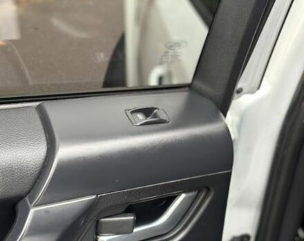 Белый Ленд Ровер Фрилендер, объемом двигателя 2.18 л и пробегом 275 тыс. км за 14200 $, фото 22 на Automoto.ua