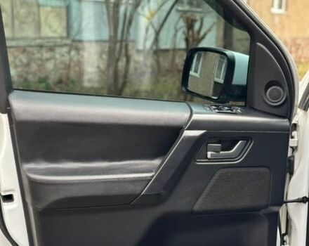 Белый Ленд Ровер Фрилендер, объемом двигателя 2.18 л и пробегом 275 тыс. км за 14200 $, фото 17 на Automoto.ua