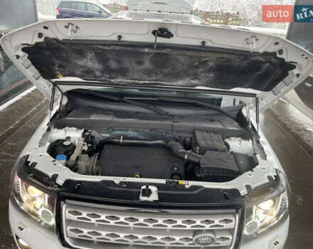 Белый Ленд Ровер Фрилендер, объемом двигателя 2.2 л и пробегом 207 тыс. км за 13950 $, фото 145 на Automoto.ua