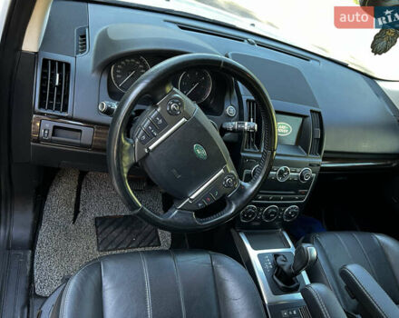 Білий Ленд Ровер Freelander, об'ємом двигуна 2.18 л та пробігом 174 тис. км за 16500 $, фото 22 на Automoto.ua