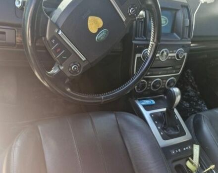 Белый Ленд Ровер Фрилендер, объемом двигателя 2 л и пробегом 250 тыс. км за 12200 $, фото 7 на Automoto.ua