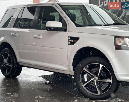 Белый Ленд Ровер Фрилендер, объемом двигателя 2.2 л и пробегом 207 тыс. км за 13950 $, фото 25 на Automoto.ua