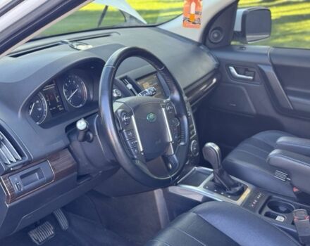 Белый Ленд Ровер Фрилендер, объемом двигателя 2 л и пробегом 236 тыс. км за 11900 $, фото 8 на Automoto.ua