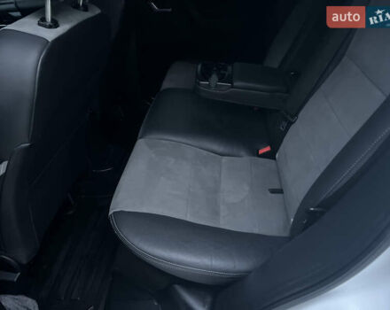 Білий Ленд Ровер Freelander, об'ємом двигуна 2.18 л та пробігом 225 тис. км за 12990 $, фото 64 на Automoto.ua