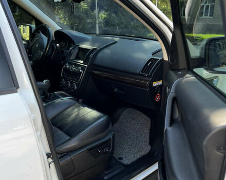 Білий Ленд Ровер Freelander, об'ємом двигуна 2.18 л та пробігом 174 тис. км за 16500 $, фото 7 на Automoto.ua