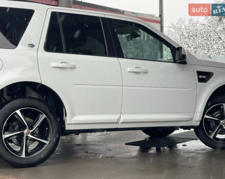 Белый Ленд Ровер Фрилендер, объемом двигателя 2.2 л и пробегом 207 тыс. км за 13950 $, фото 74 на Automoto.ua