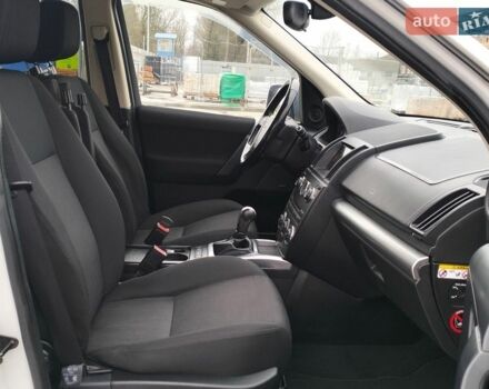 Білий Ленд Ровер Freelander, об'ємом двигуна 2.2 л та пробігом 227 тис. км за 12650 $, фото 41 на Automoto.ua