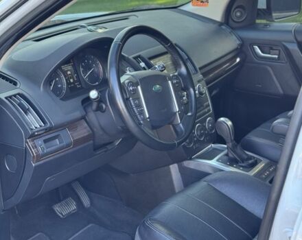 Белый Ленд Ровер Фрилендер, объемом двигателя 2 л и пробегом 236 тыс. км за 11900 $, фото 12 на Automoto.ua