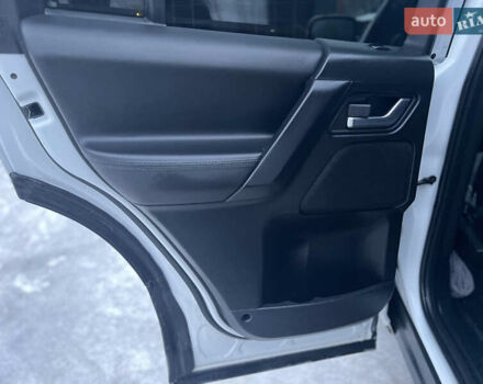 Білий Ленд Ровер Freelander, об'ємом двигуна 2.18 л та пробігом 225 тис. км за 12990 $, фото 63 на Automoto.ua