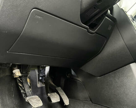 Белый Ленд Ровер Фрилендер, объемом двигателя 2.2 л и пробегом 207 тыс. км за 13950 $, фото 99 на Automoto.ua