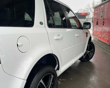 Белый Ленд Ровер Фрилендер, объемом двигателя 2.2 л и пробегом 207 тыс. км за 13950 $, фото 77 на Automoto.ua