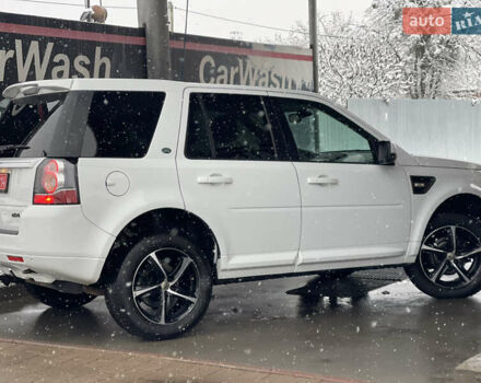 Белый Ленд Ровер Фрилендер, объемом двигателя 2.2 л и пробегом 207 тыс. км за 13950 $, фото 72 на Automoto.ua