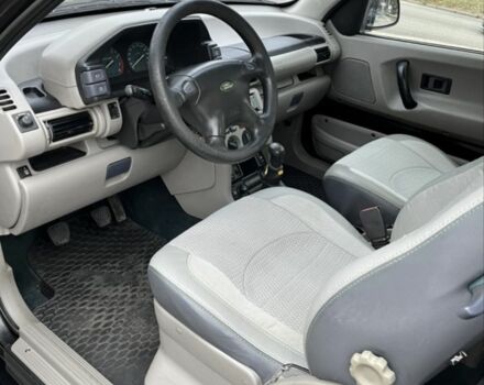 Черный Ленд Ровер Фрилендер, объемом двигателя 1.8 л и пробегом 183 тыс. км за 5500 $, фото 7 на Automoto.ua