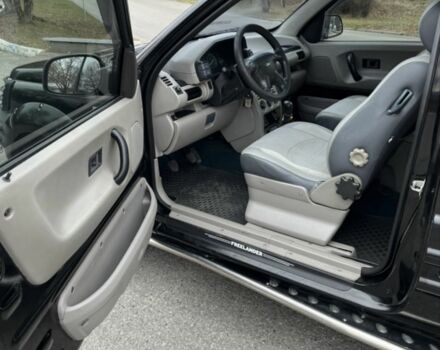 Черный Ленд Ровер Фрилендер, объемом двигателя 1.8 л и пробегом 183 тыс. км за 5500 $, фото 8 на Automoto.ua